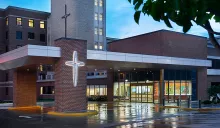 Dubuque Mercy  Exterior Image
